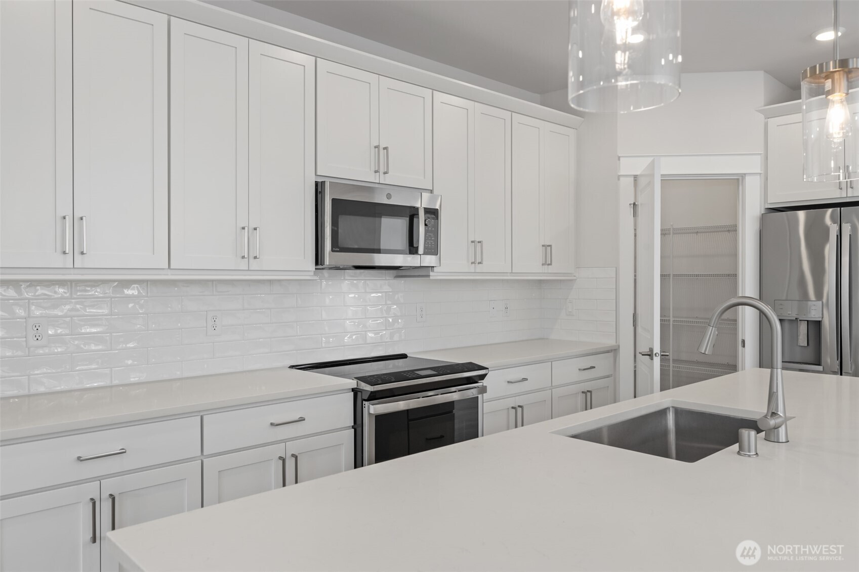2631 Acer Loop Property Photo 12