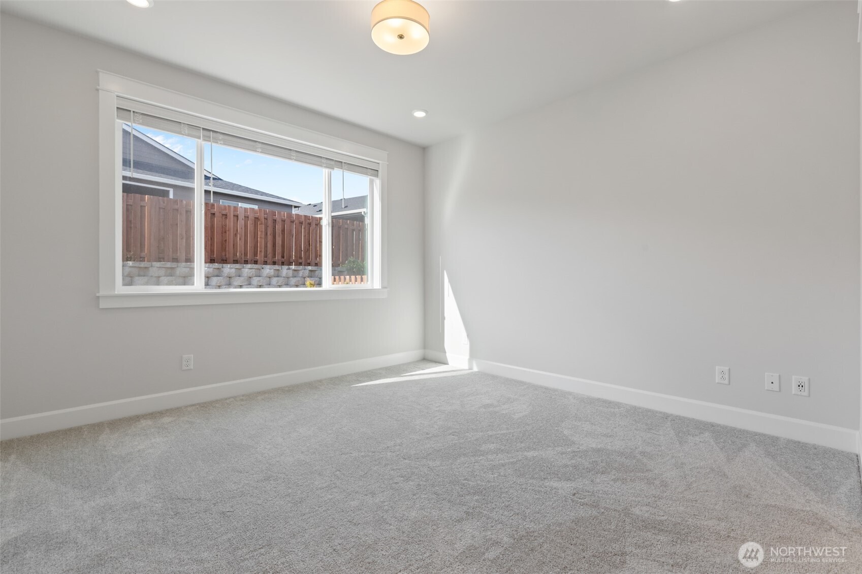 2631 Acer Loop Property Photo 14