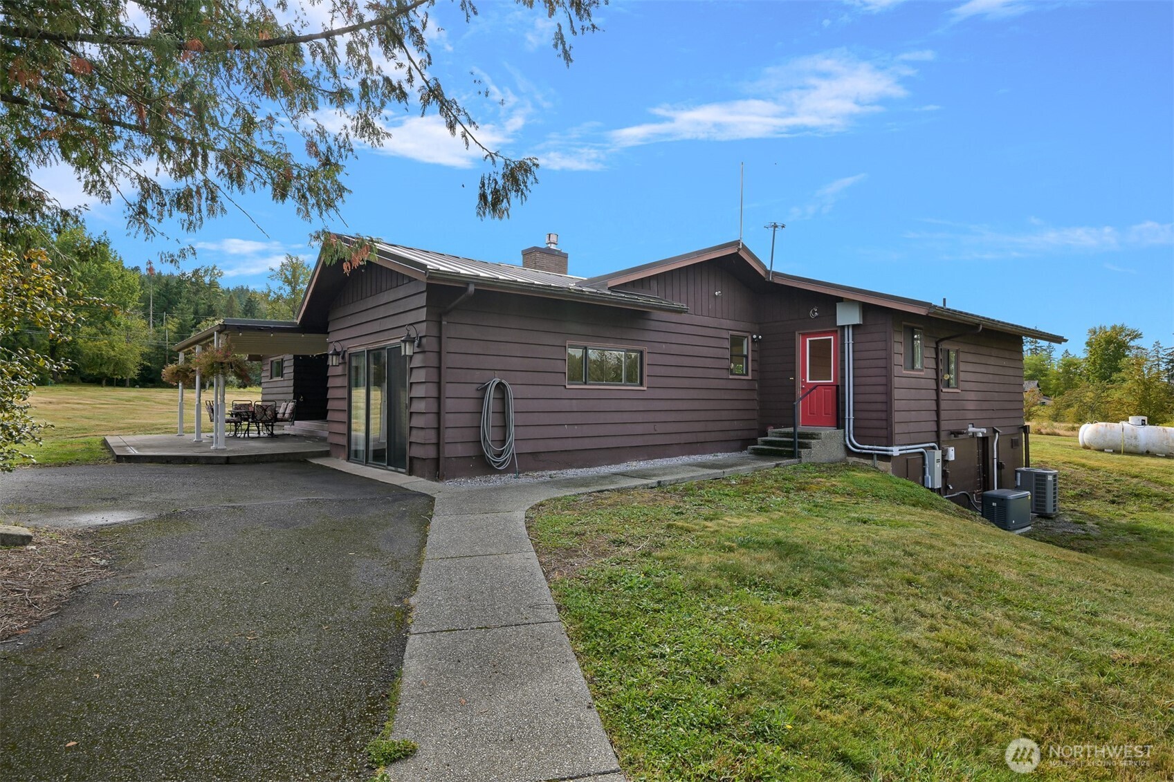3620 E Smith Road Property Photo 4