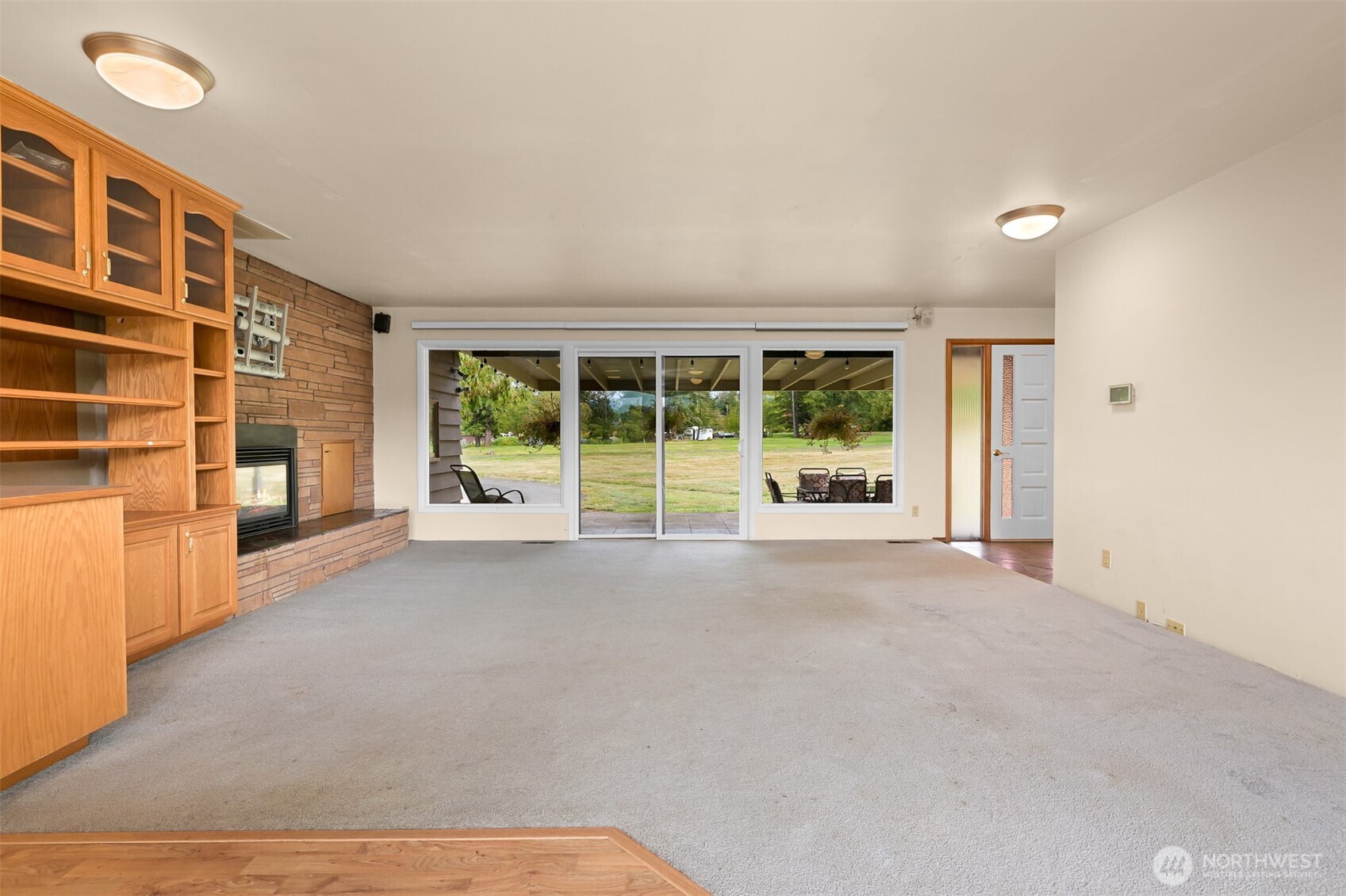 3620 E Smith Road Property Photo 10