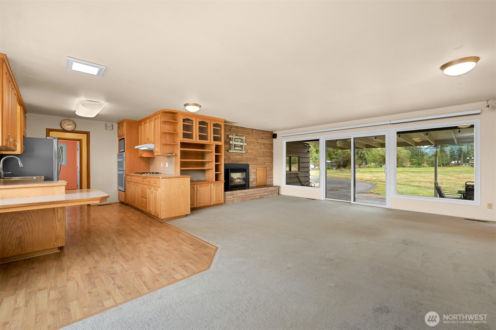 3620 E Smith Road Property Photo 11