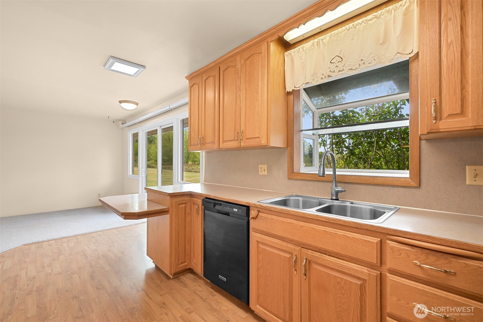 3620 E Smith Road Property Photo 14