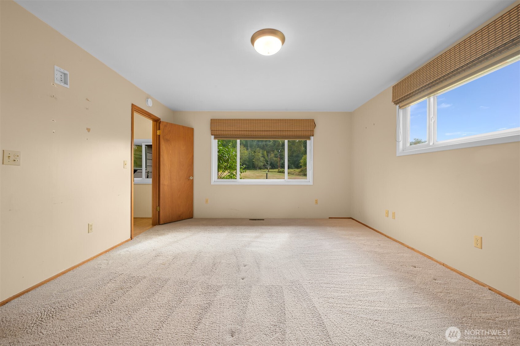 3620 E Smith Road Property Photo 18