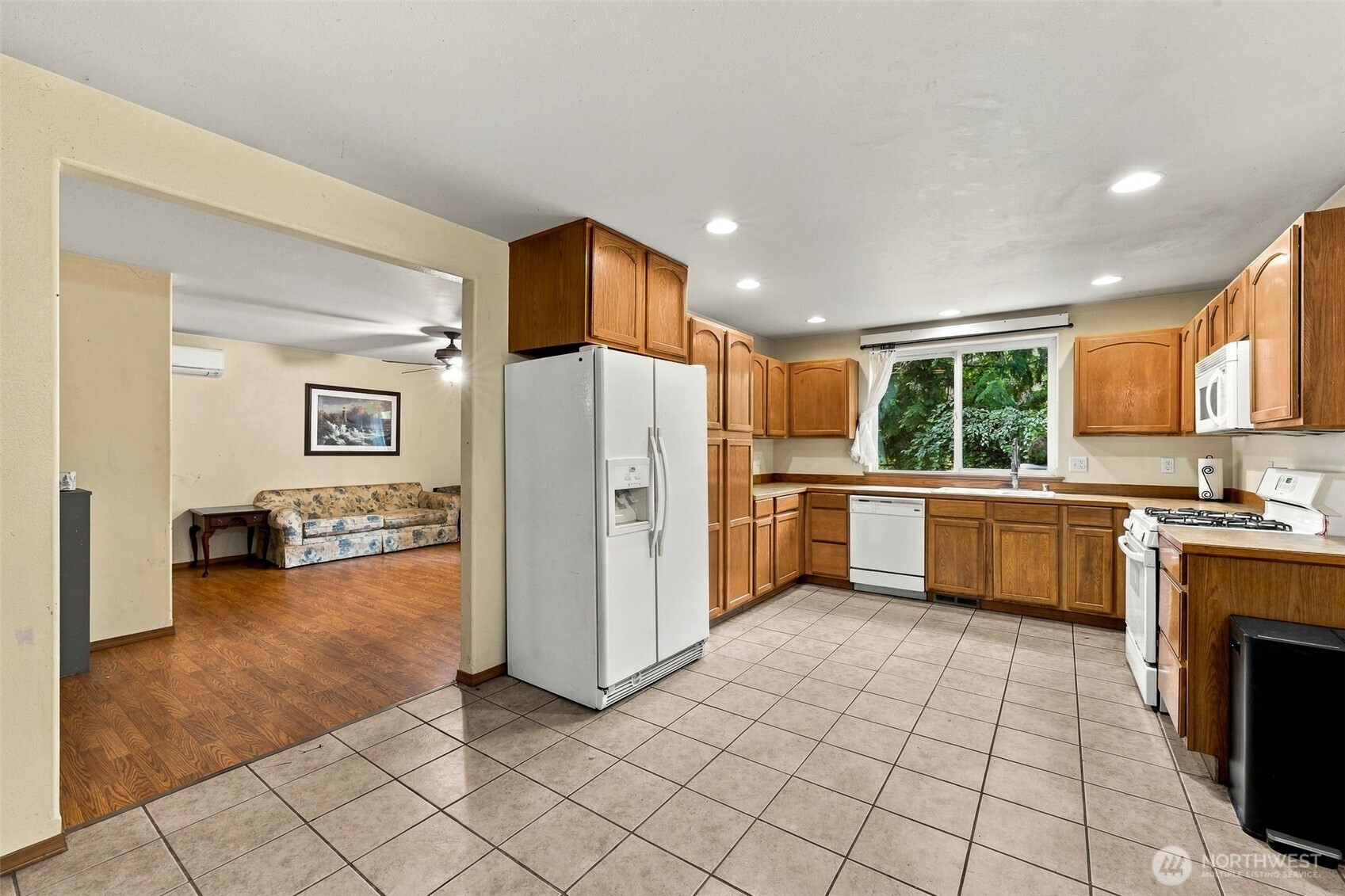 18230 Suncrest Court Property Photo 7