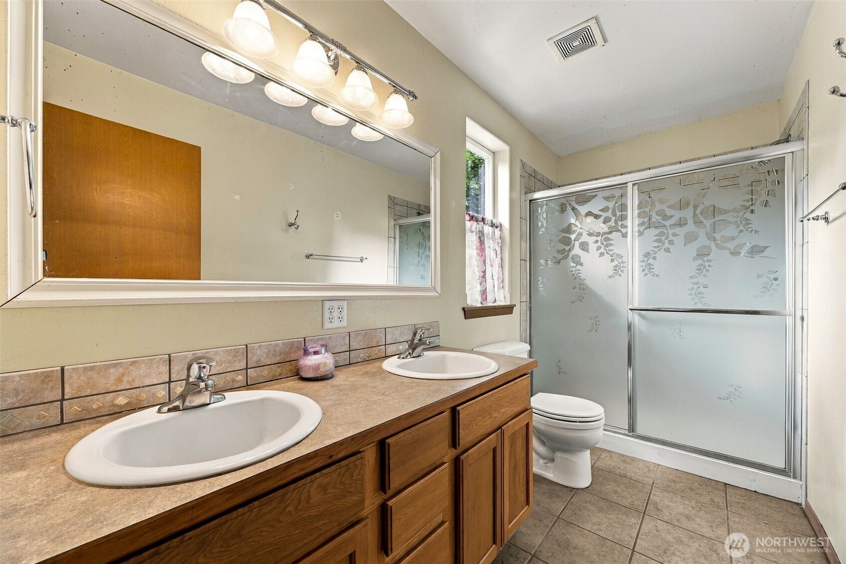 18230 Suncrest Court Property Photo 17