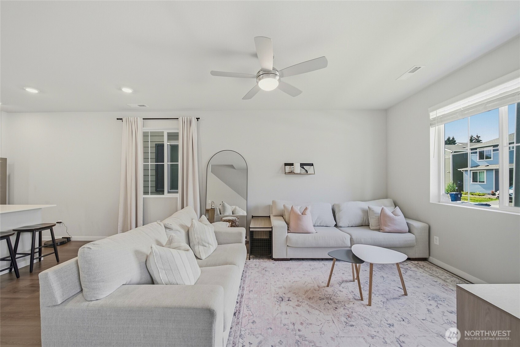 5207 E M Street Property Photo 6