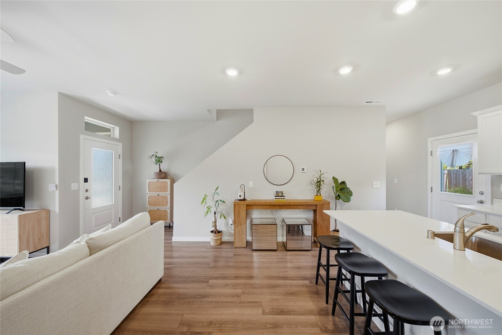 5207 E M Street Property Photo 12