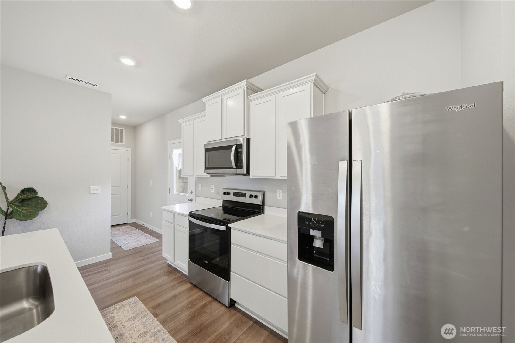 5207 E M Street Property Photo 19