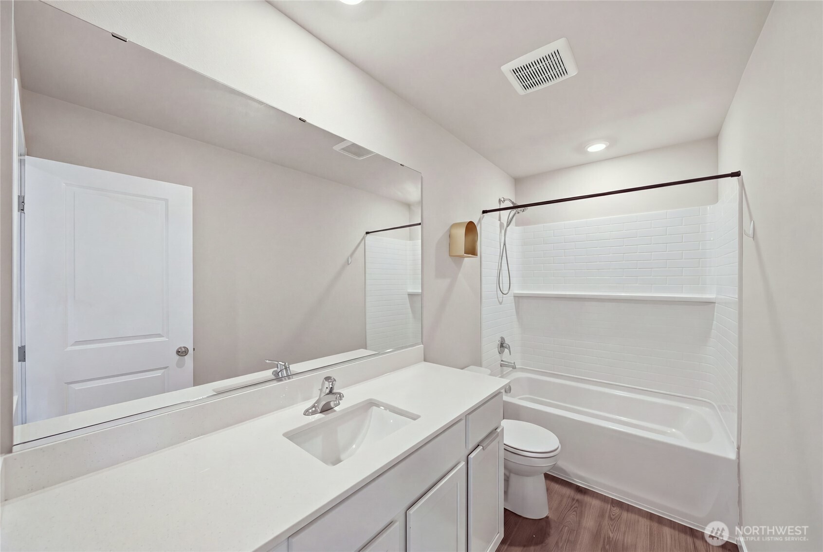5207 E M Street Property Photo 26