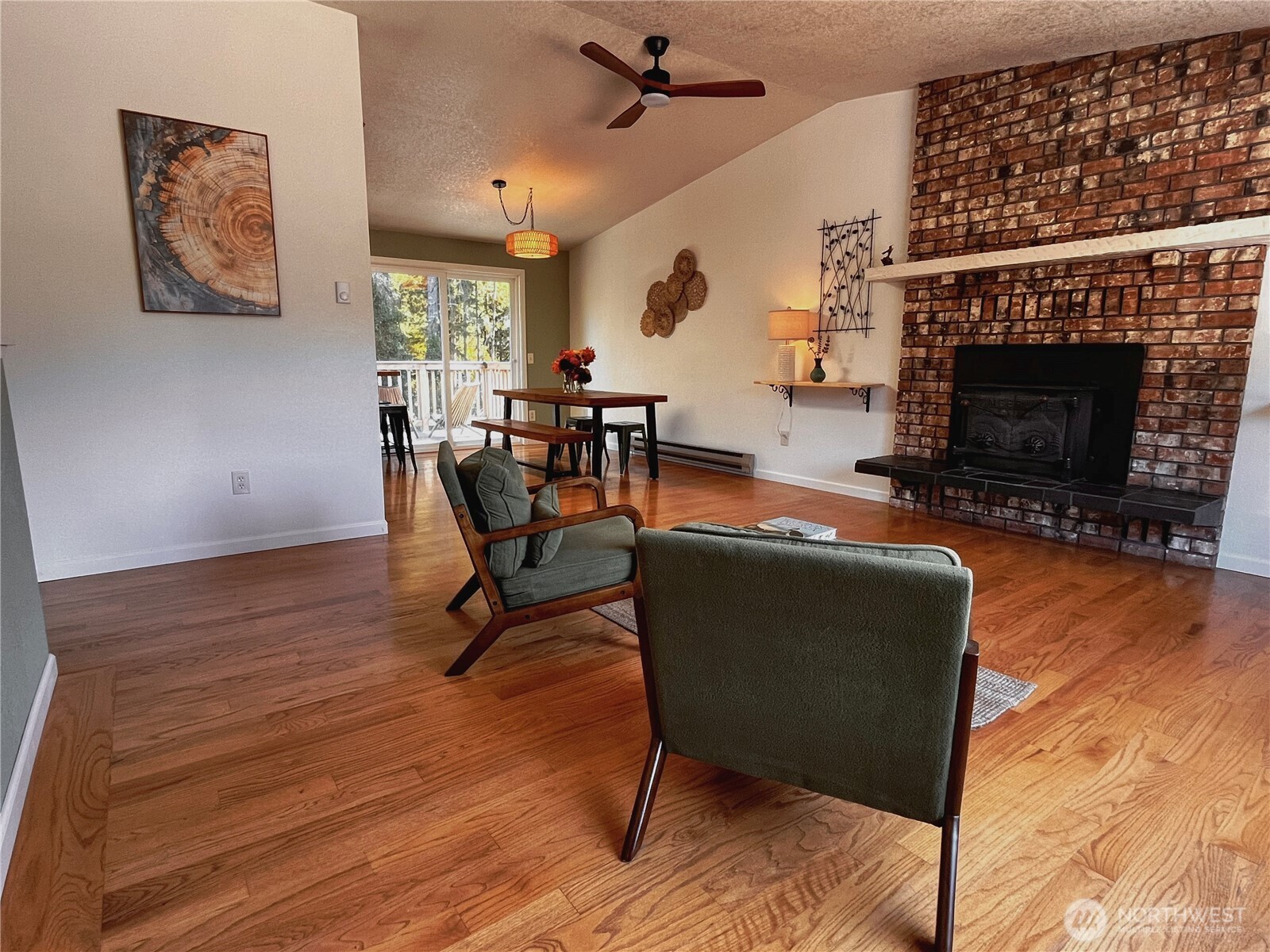 2105 Seabreeze Place Property Photo 2