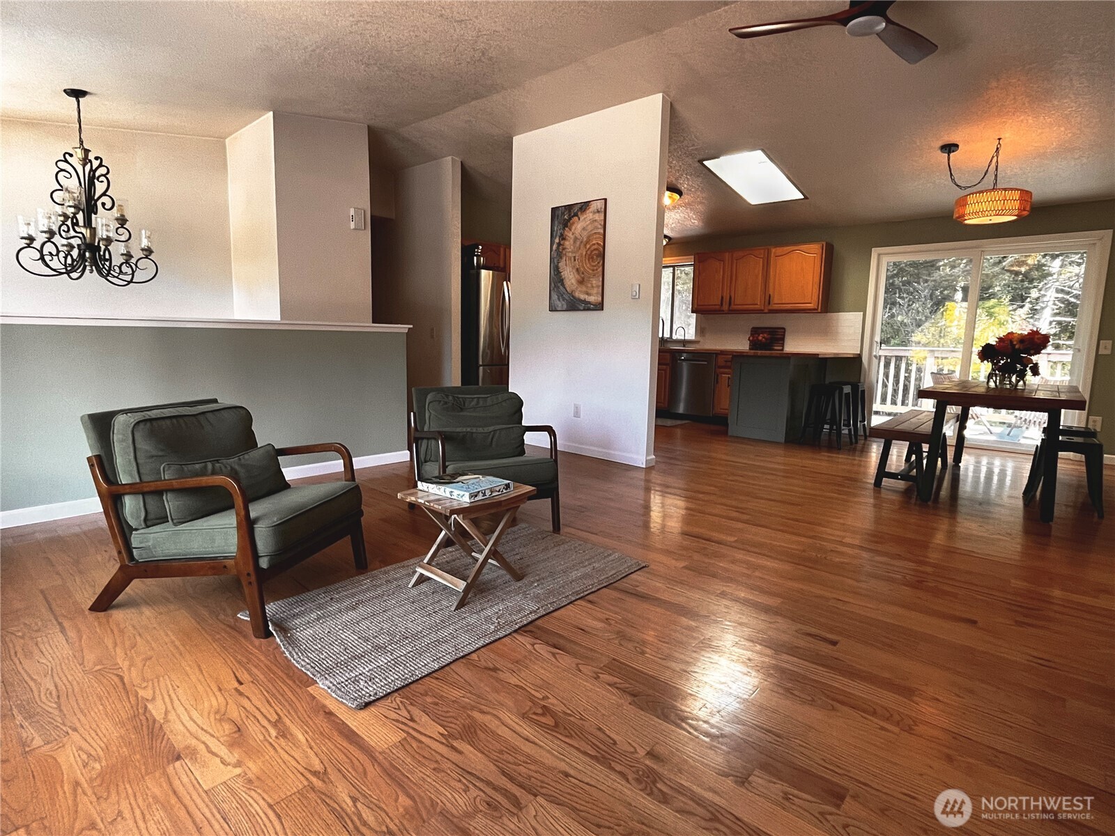 2105 Seabreeze Place Property Photo 4