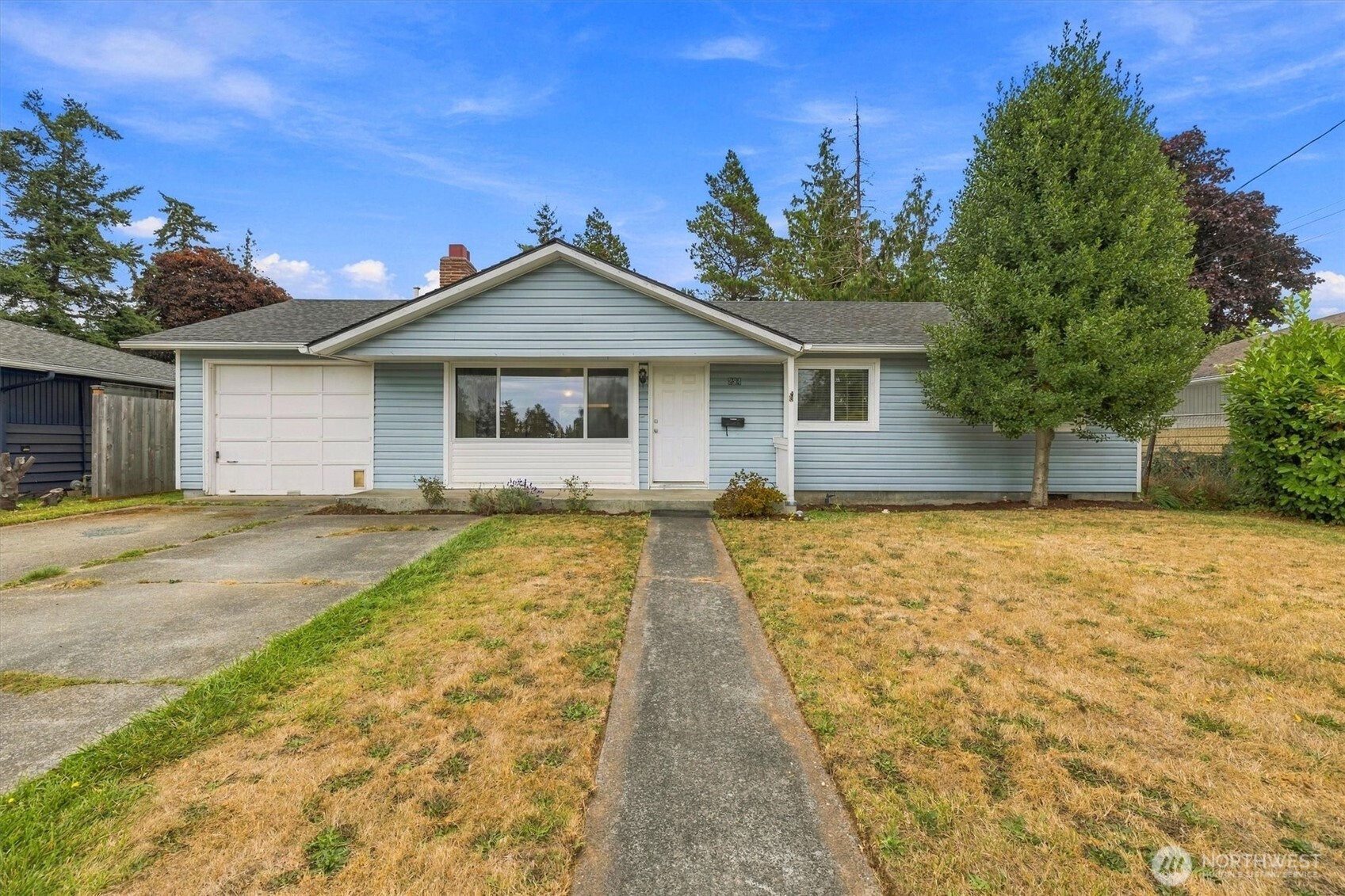 294 NE Queets Street Property Photo 1