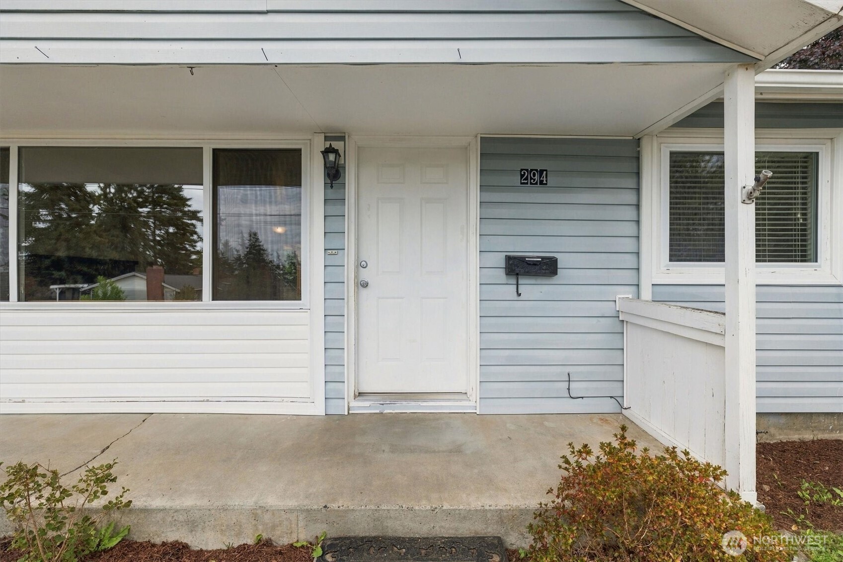 294 Ne Queets Street Property Photo 3