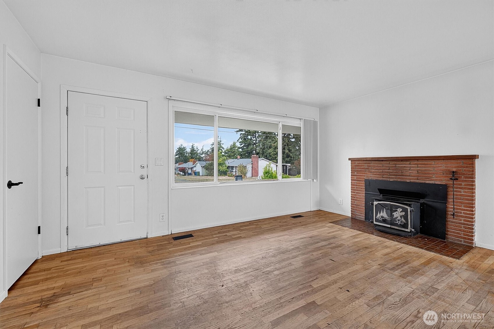 294 Ne Queets Street Property Photo 4