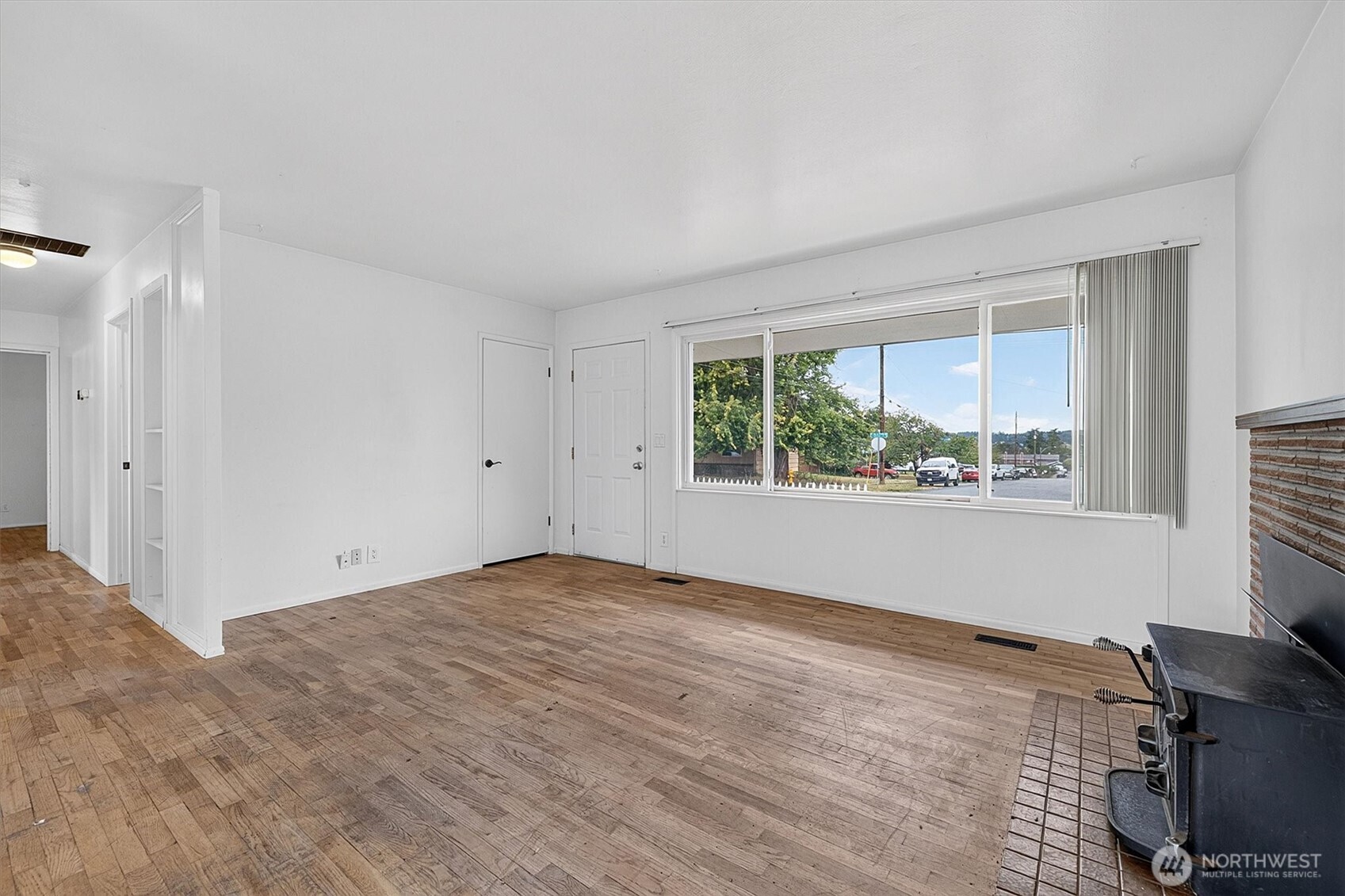 294 Ne Queets Street Property Photo 6