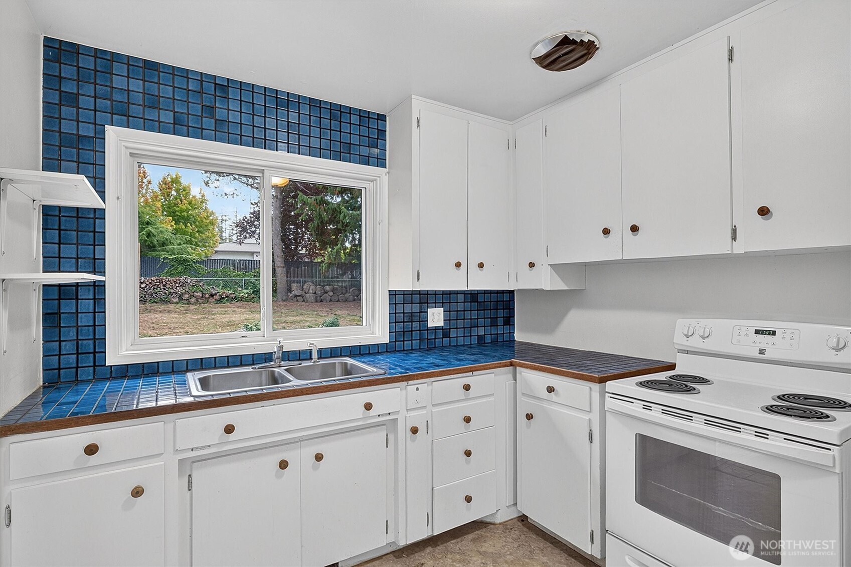 294 Ne Queets Street Property Photo 11