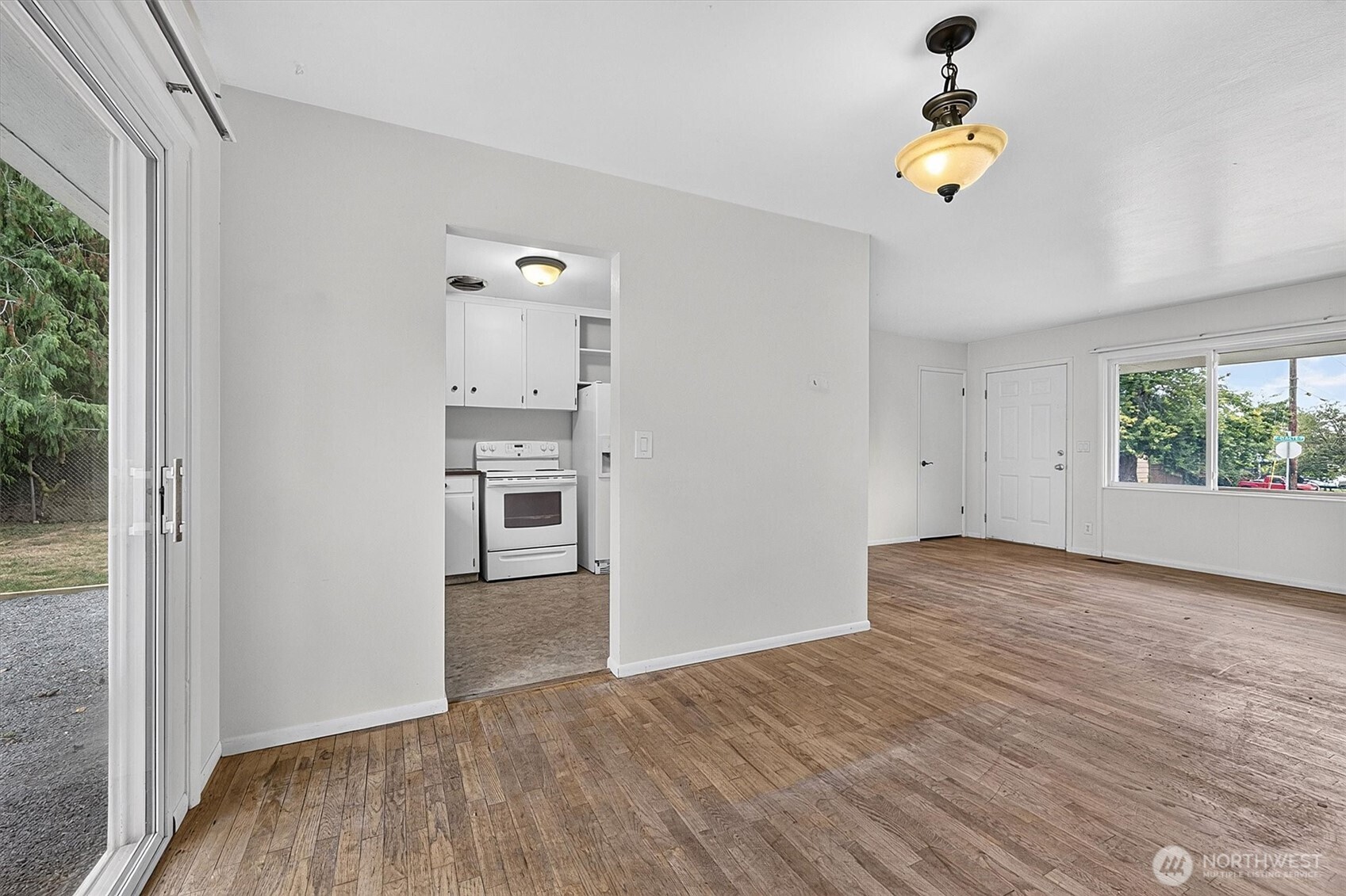 294 Ne Queets Street Property Photo 16