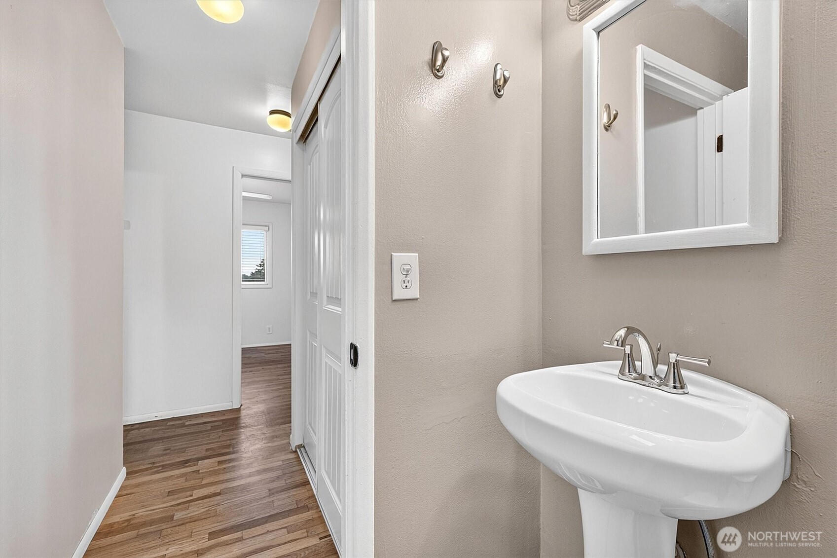 294 Ne Queets Street Property Photo 19