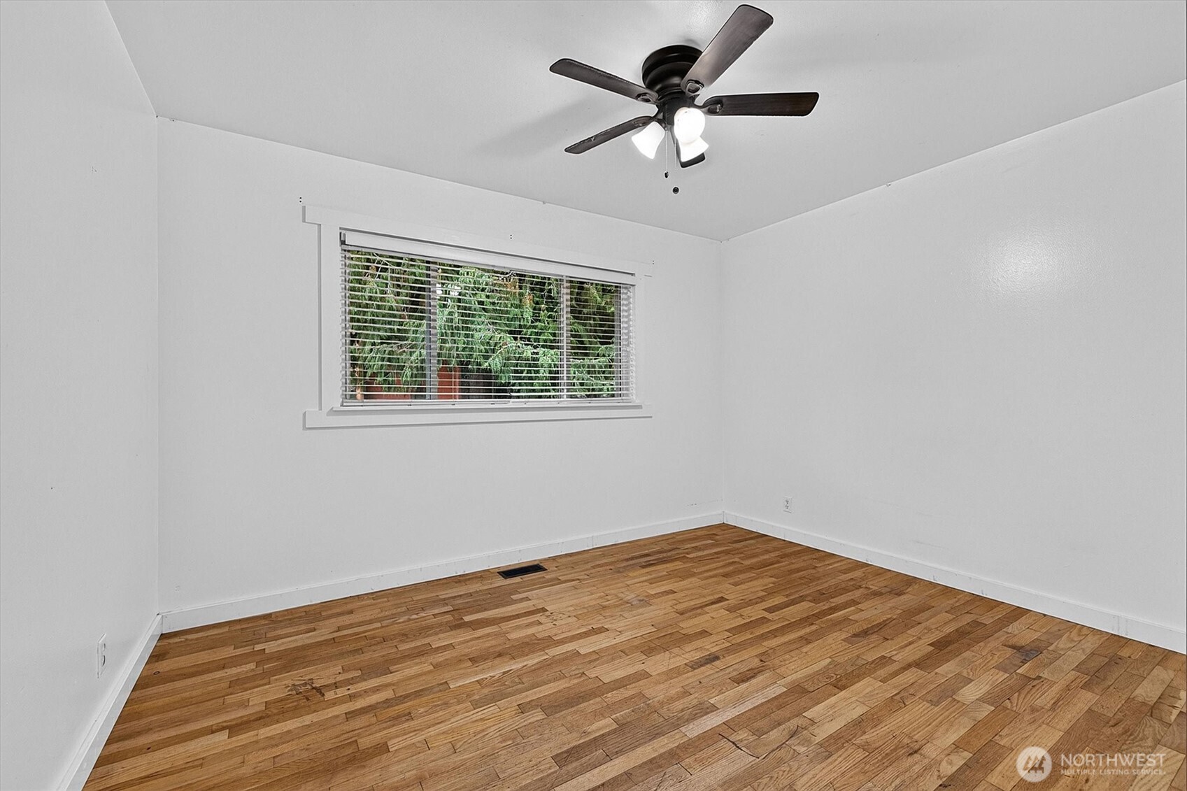 294 Ne Queets Street Property Photo 23