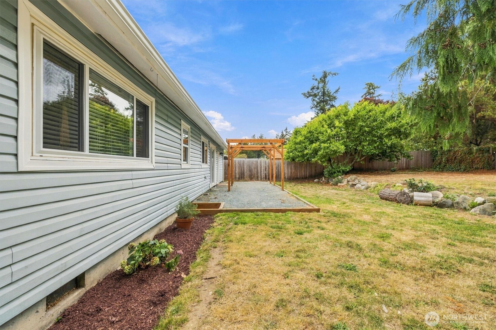 294 Ne Queets Street Property Photo 34