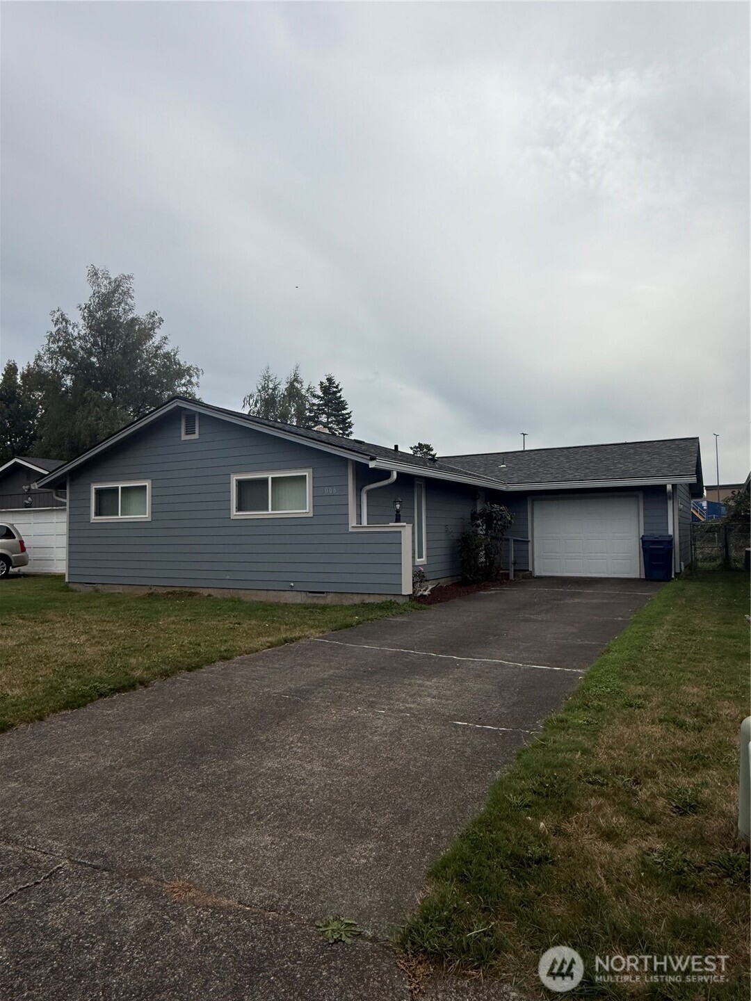 1008 Oak Street Property Photo 1