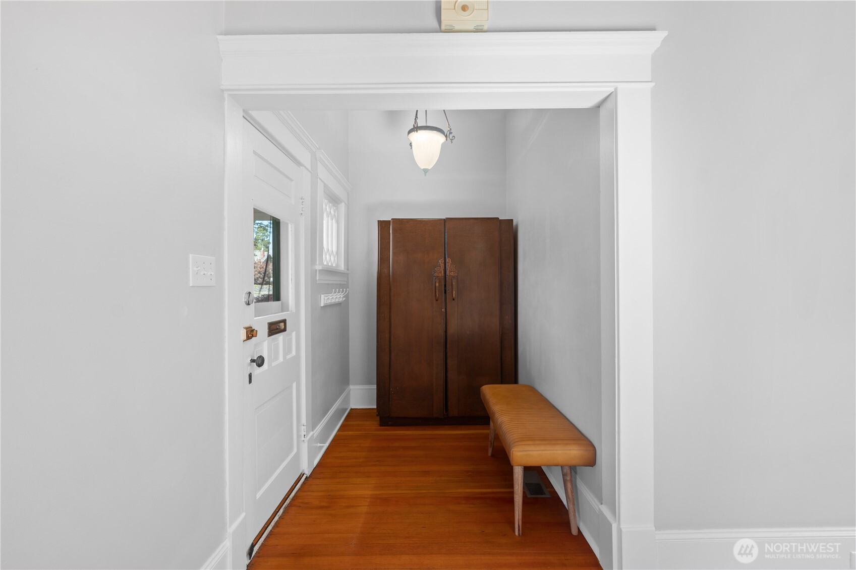 2524 Franklin Street Property Photo 4