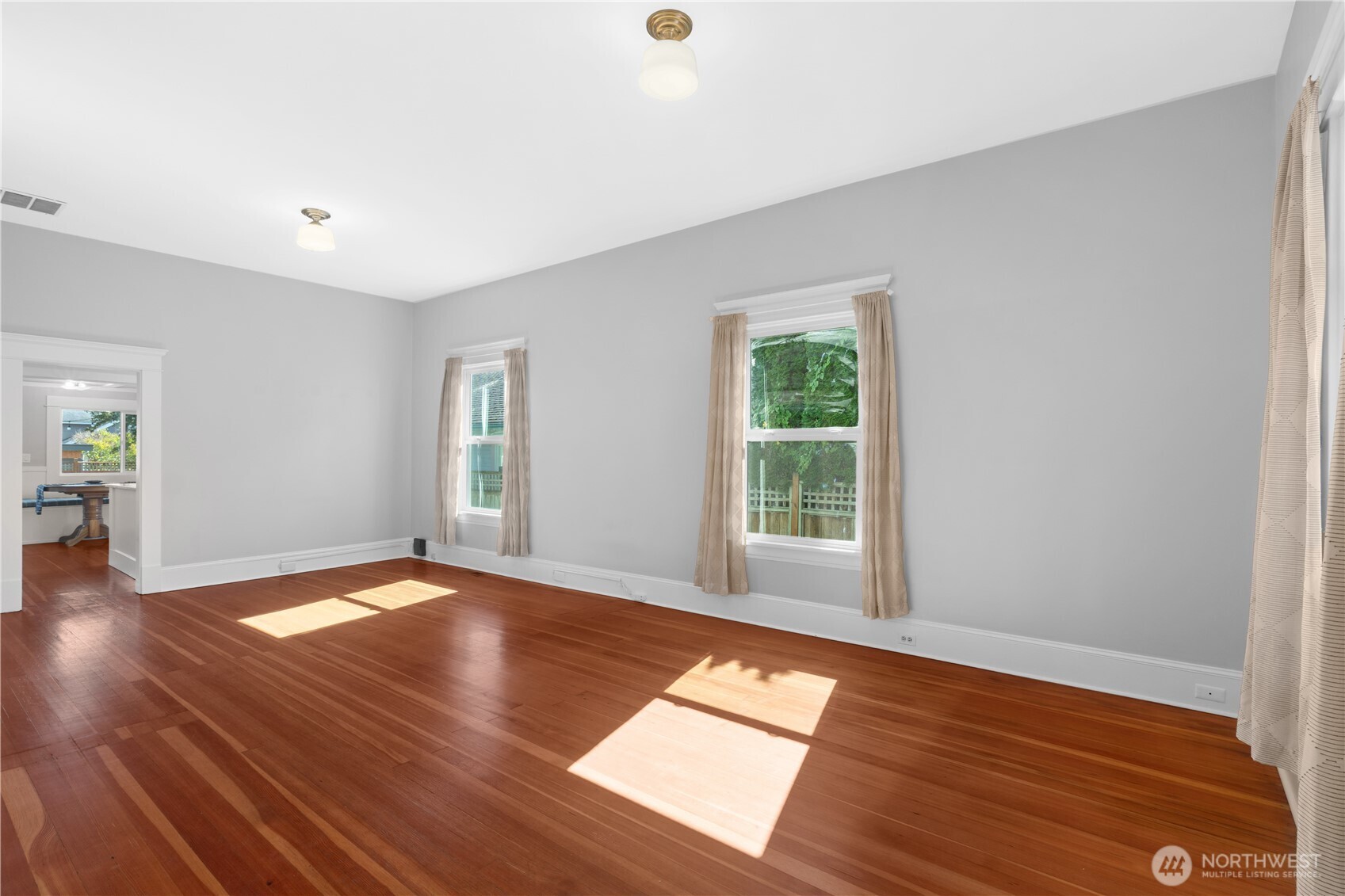 2524 Franklin Street Property Photo 5
