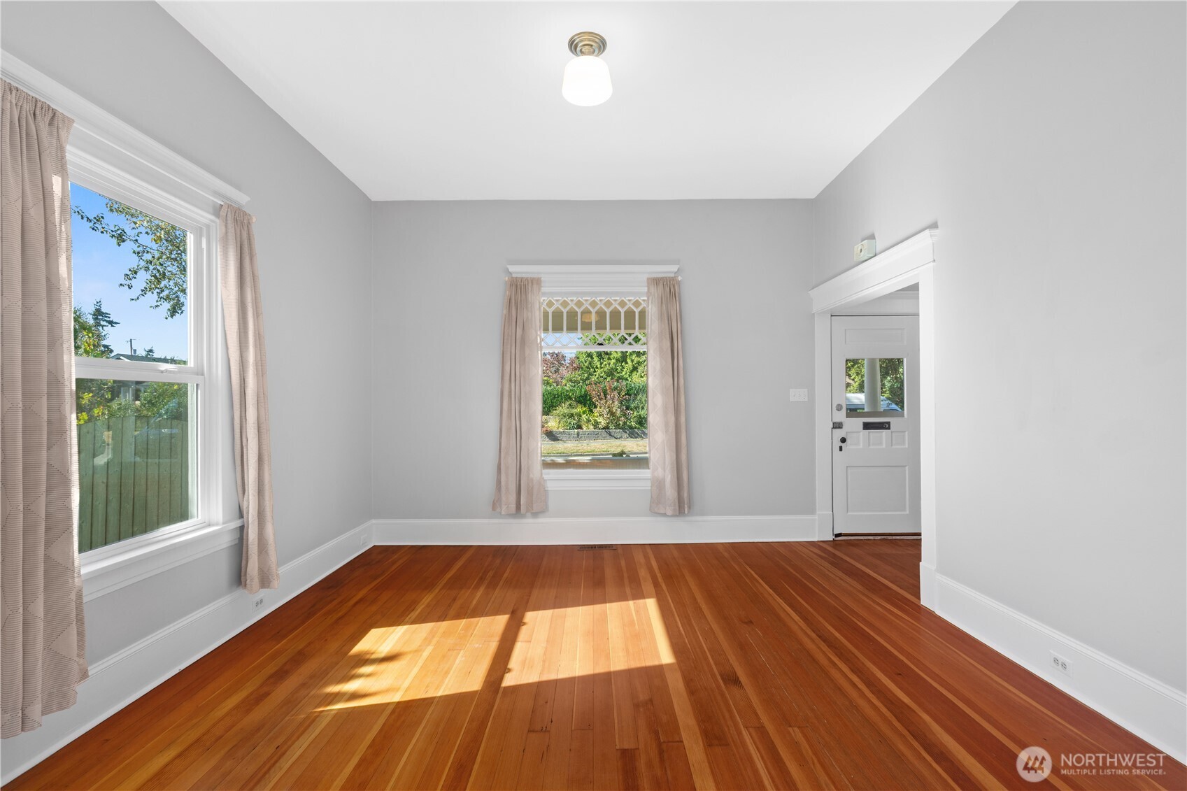 2524 Franklin Street Property Photo 6