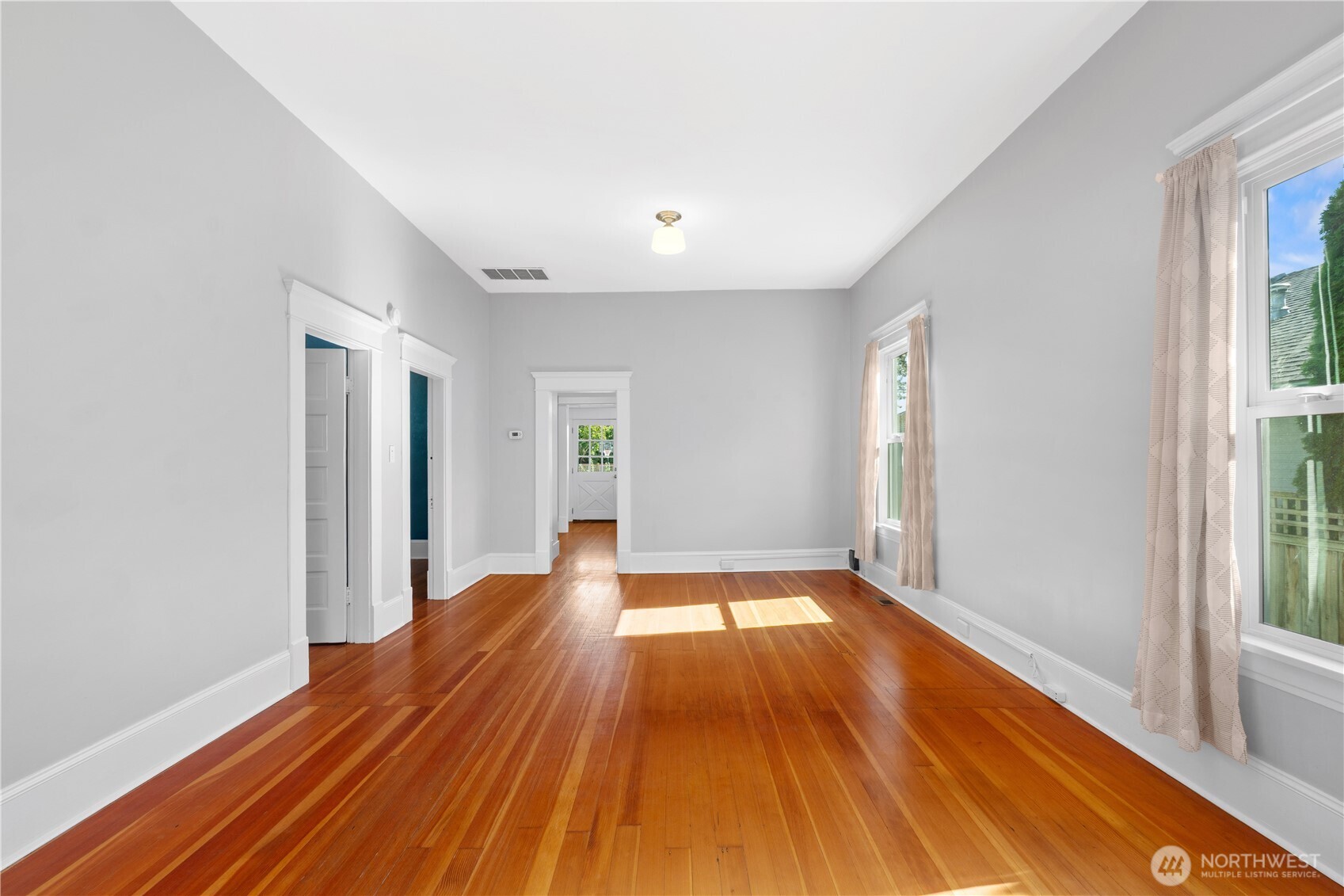 2524 Franklin Street Property Photo 9