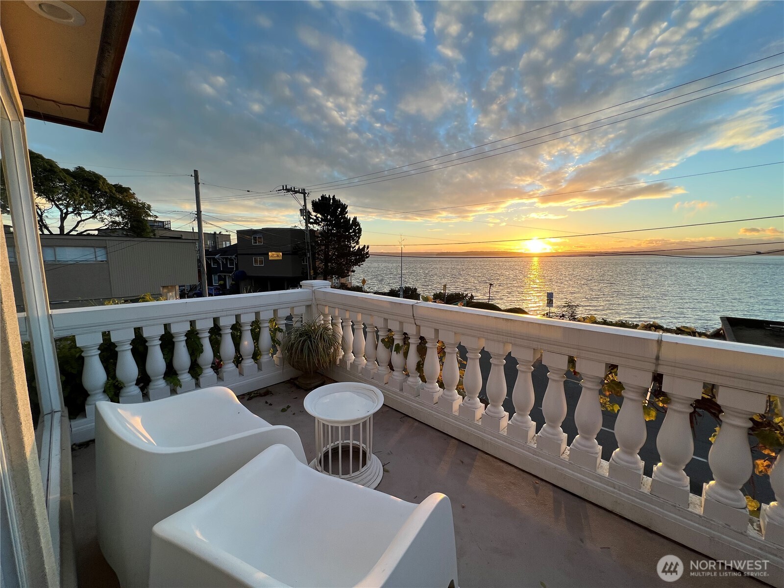 4030 Beach Drive Property Photo 6
