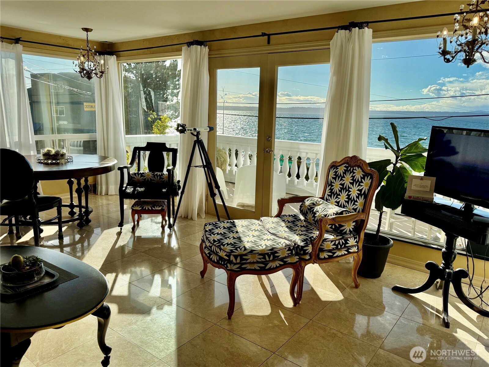 4030 Beach Drive Property Photo 8