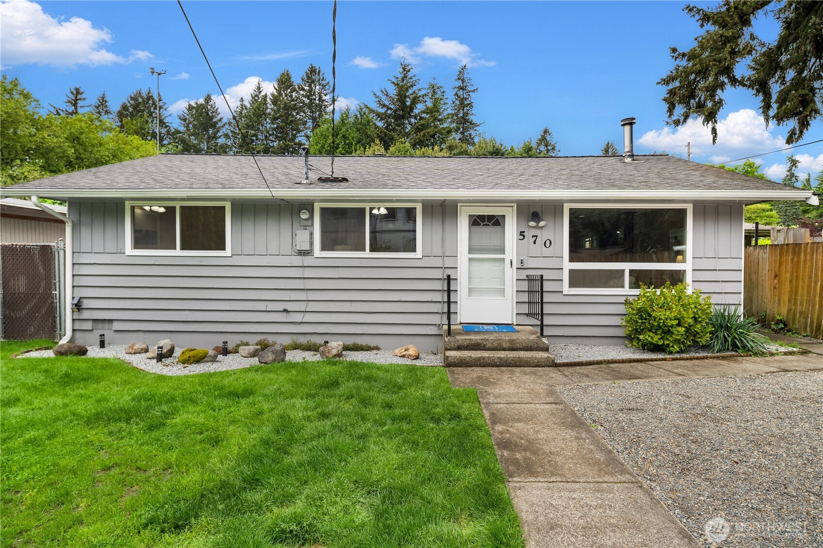570 Se Andrews Street Property Photo 1