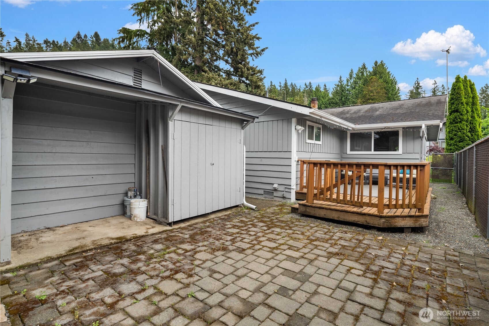 570 Se Andrews Street Property Photo 21