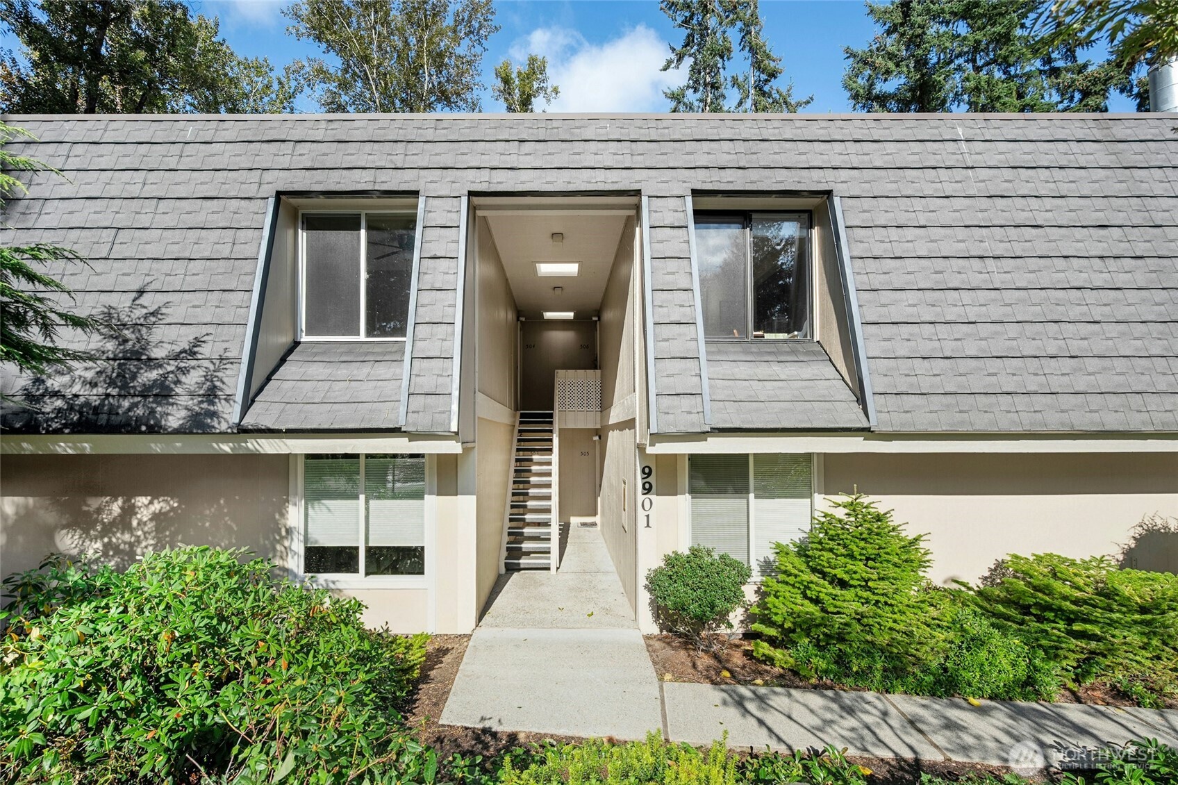 9901 Ne 124th Street 504 Property Photo 1