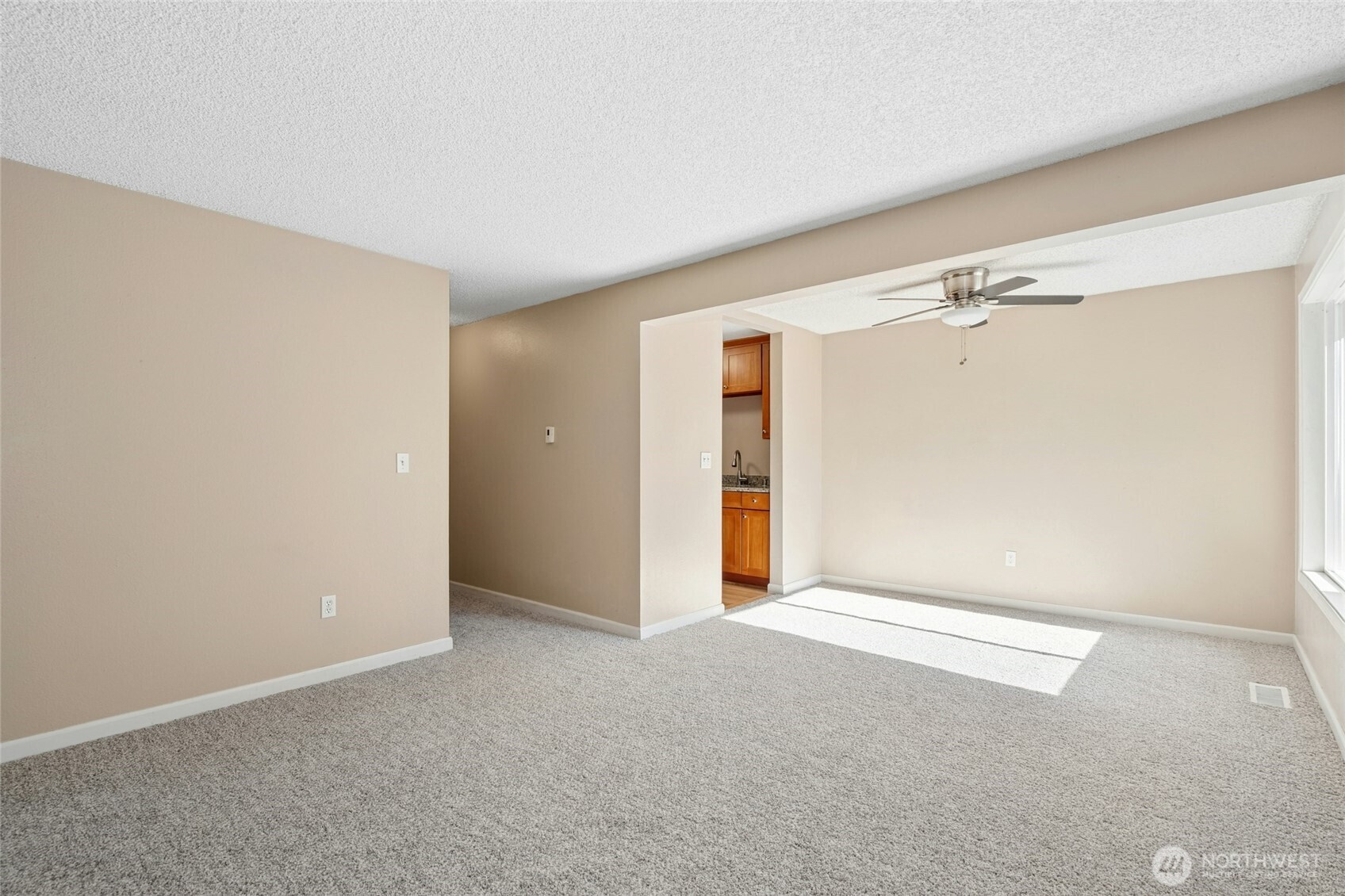 9901 Ne 124th Street 504 Property Photo 7