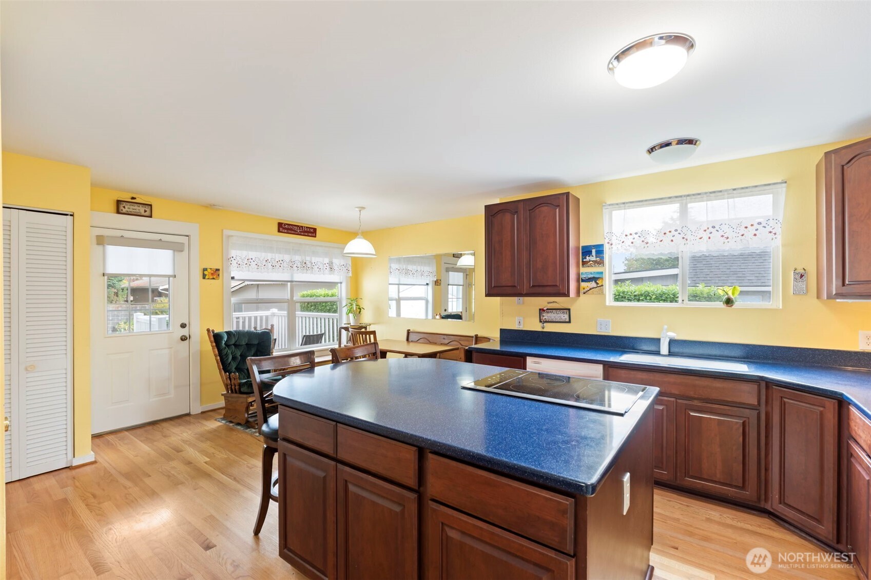 718 G Street Property Photo 15