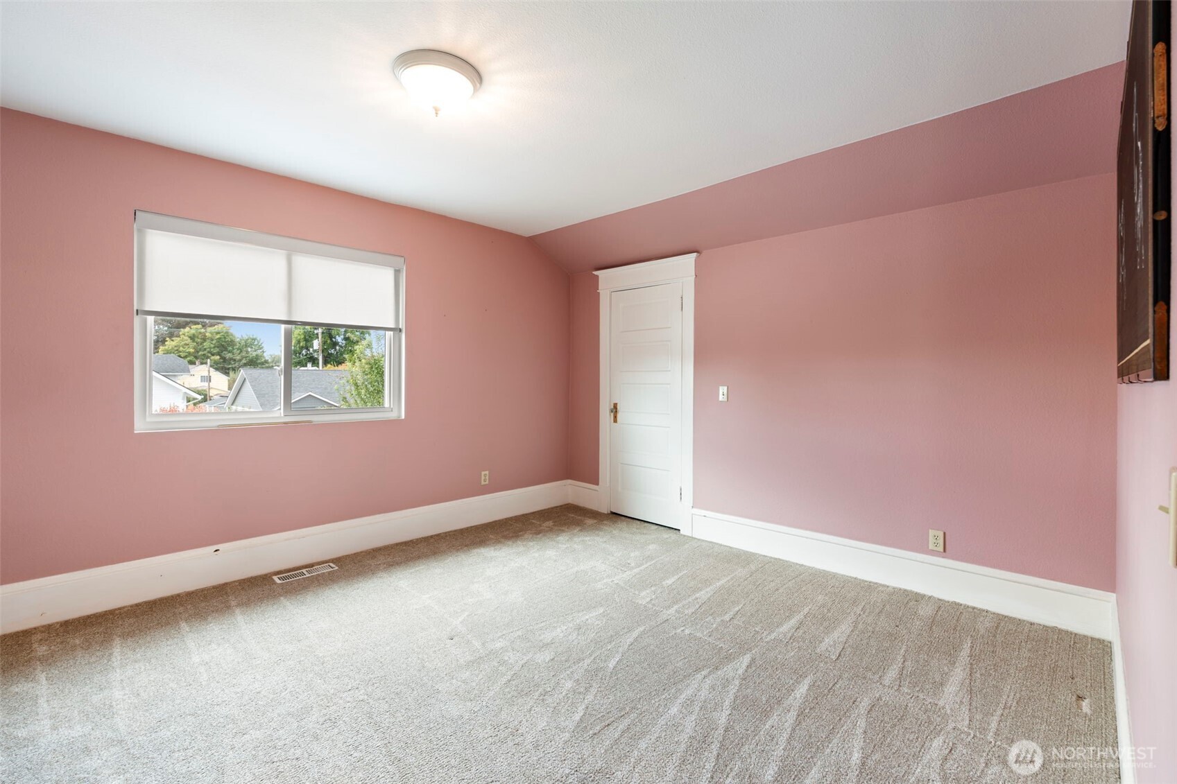 718 G Street Property Photo 25