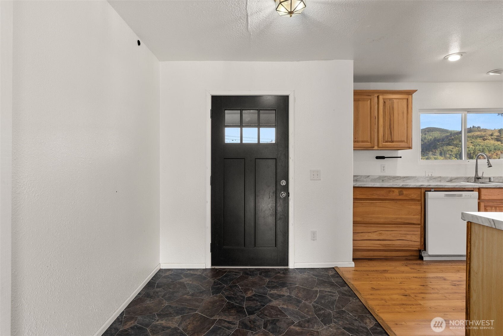 2520 Ocean Avenue Property Photo 7