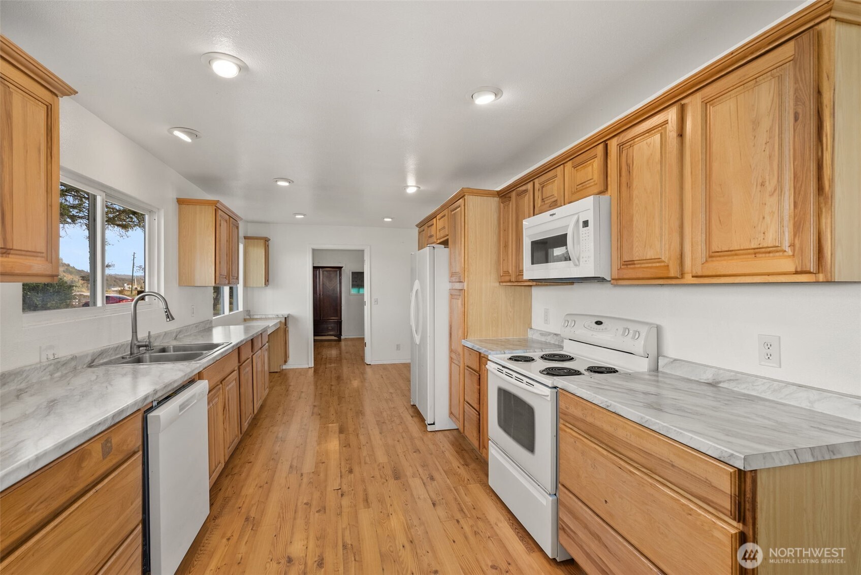 2520 Ocean Avenue Property Photo 13