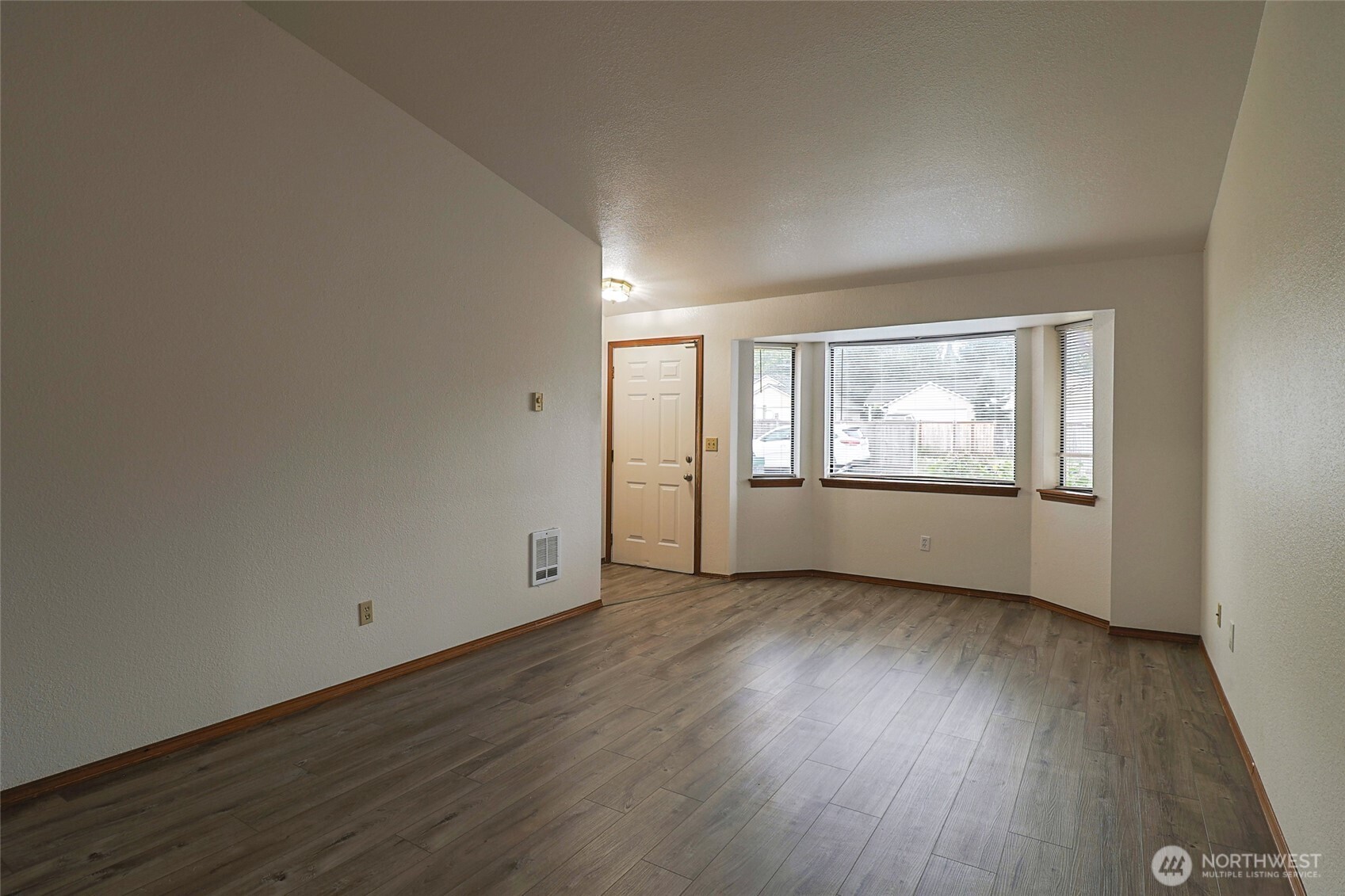 1902 74th Street Ct Property Photo 4