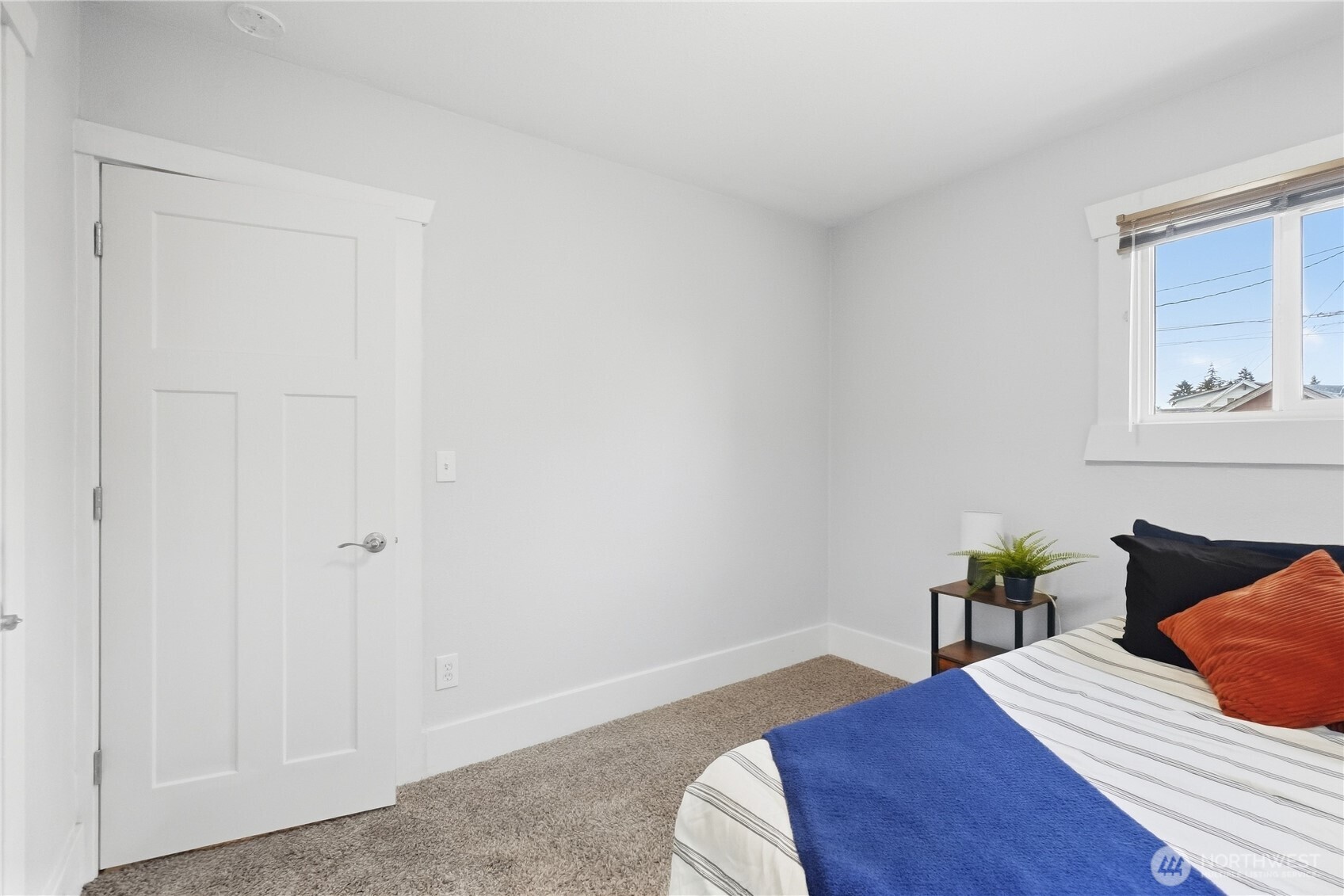 5215 S Oakes Street Property Photo 11