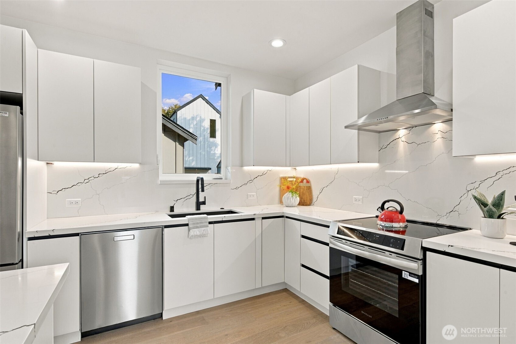 12032 Hiram Place Property Photo 4