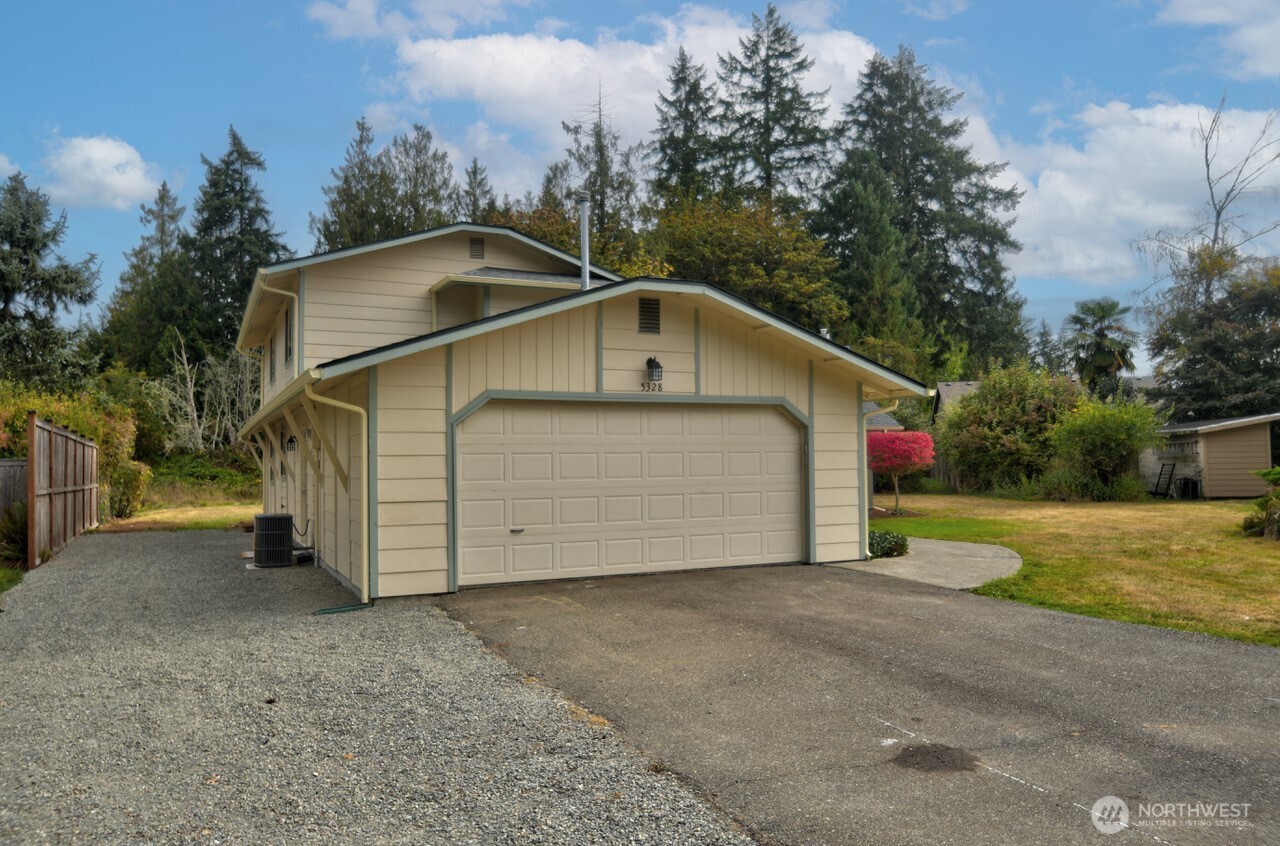 5328 Stikes Court Property Photo 3