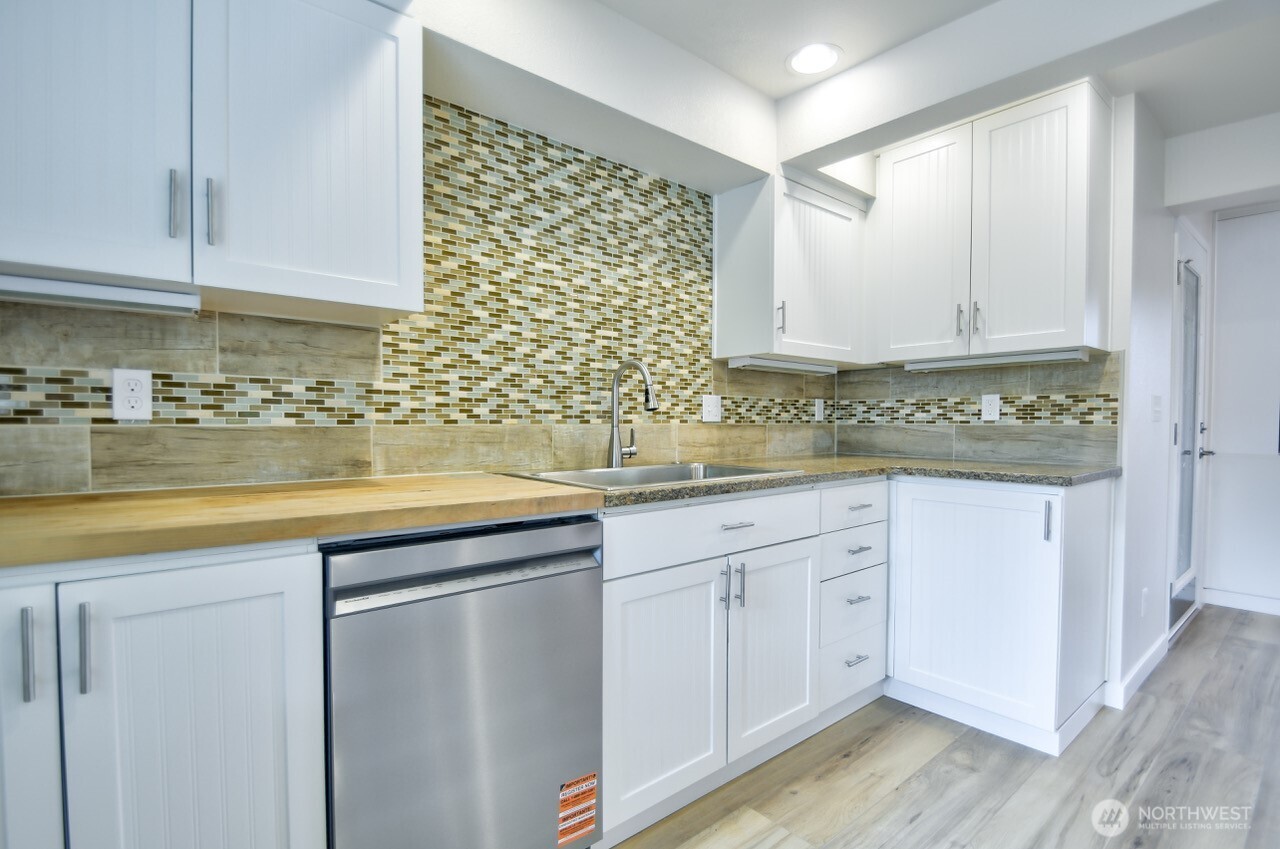5328 Stikes Court Property Photo 23
