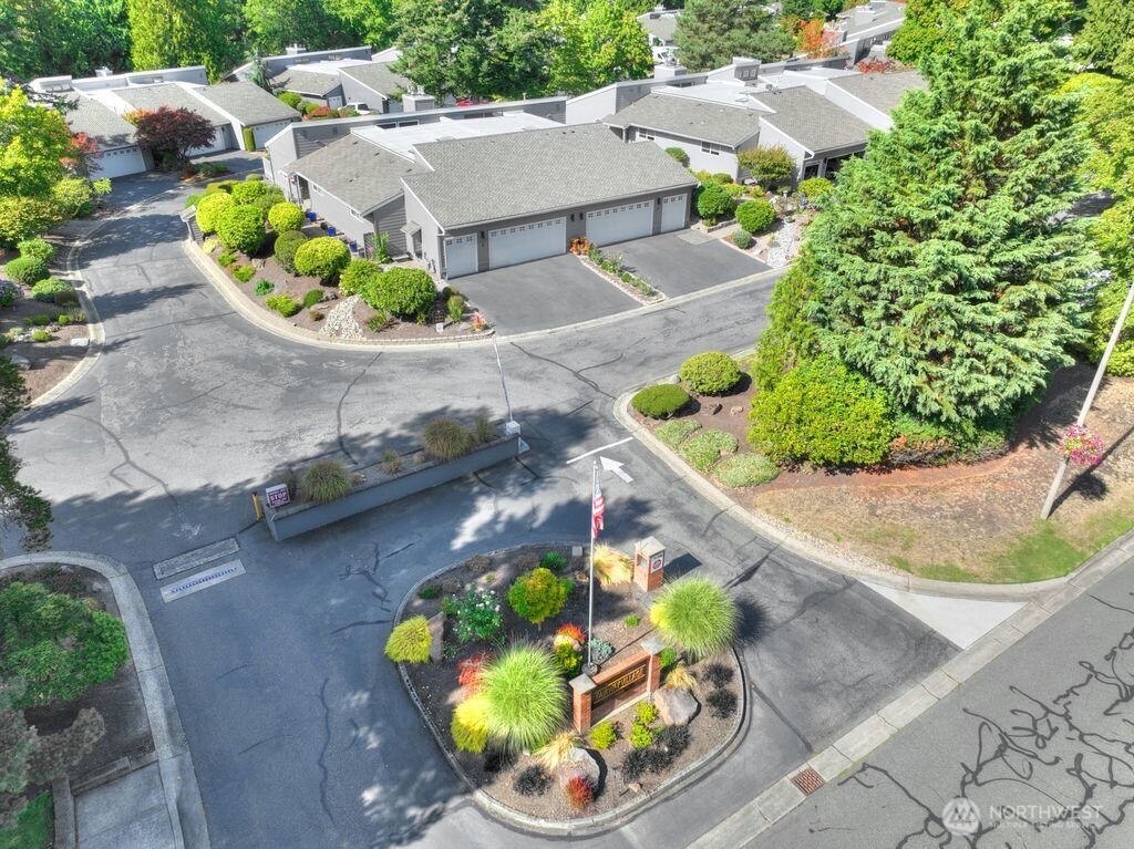 15000 Village Green Drive 2 Property Photo 32
