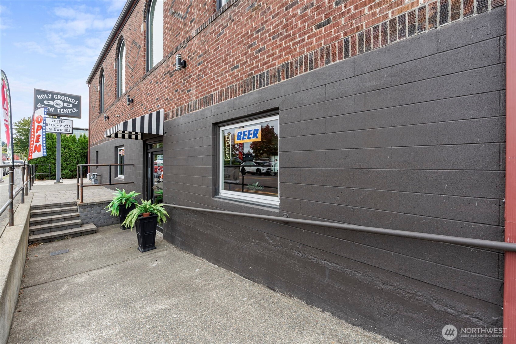 200 S King Street Property Photo 6