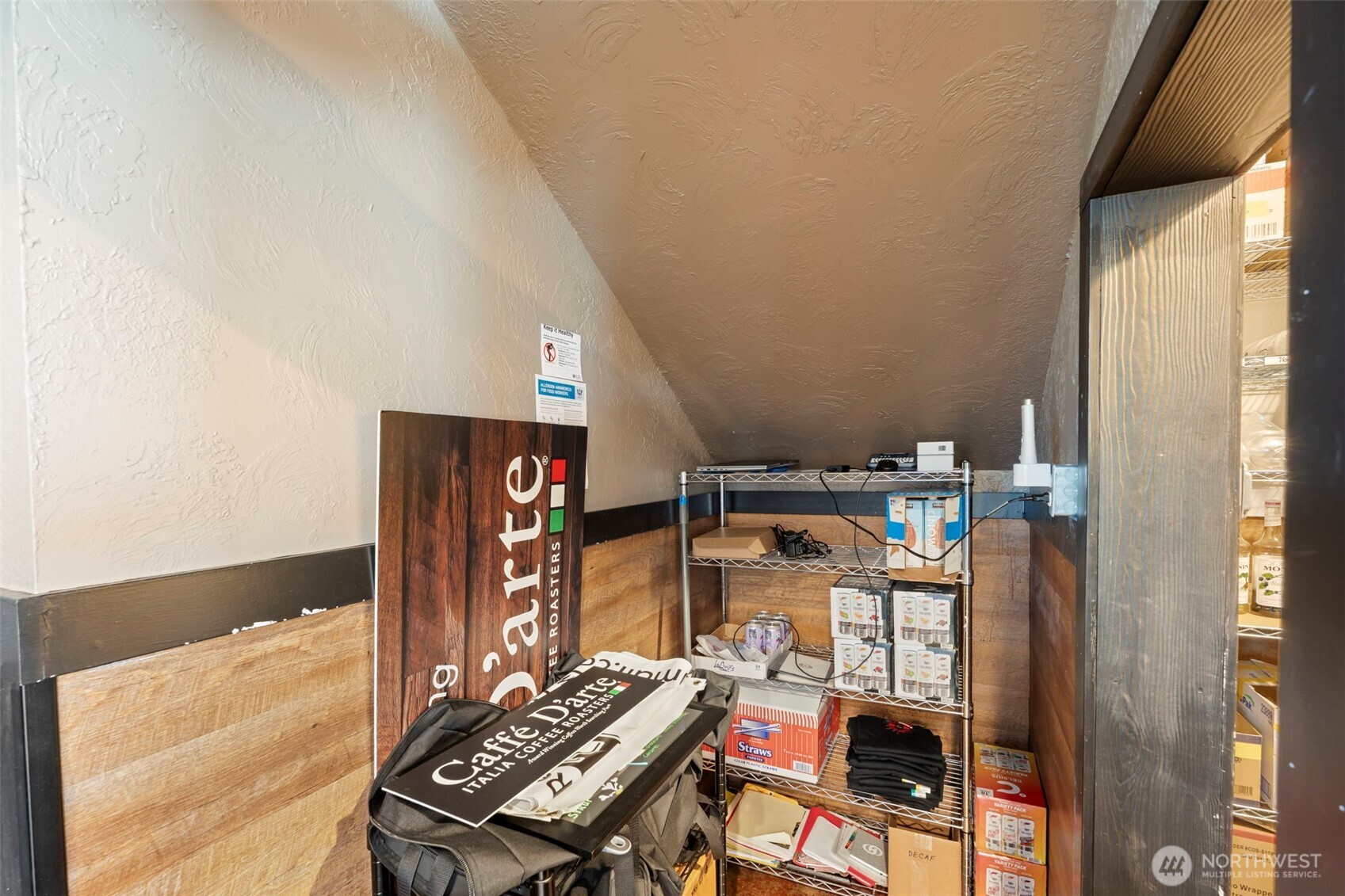 200 S King Street Property Photo 14