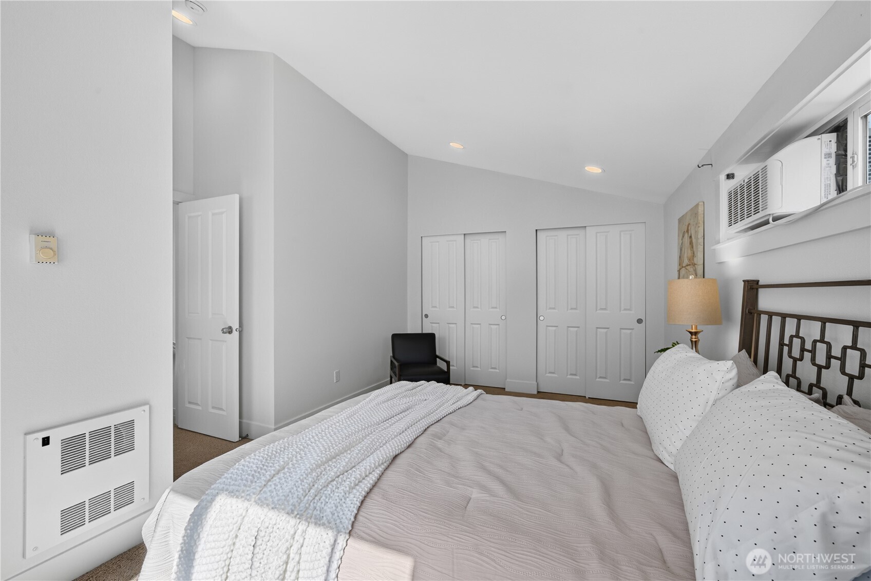 5013 40th Avenue Property Photo 10