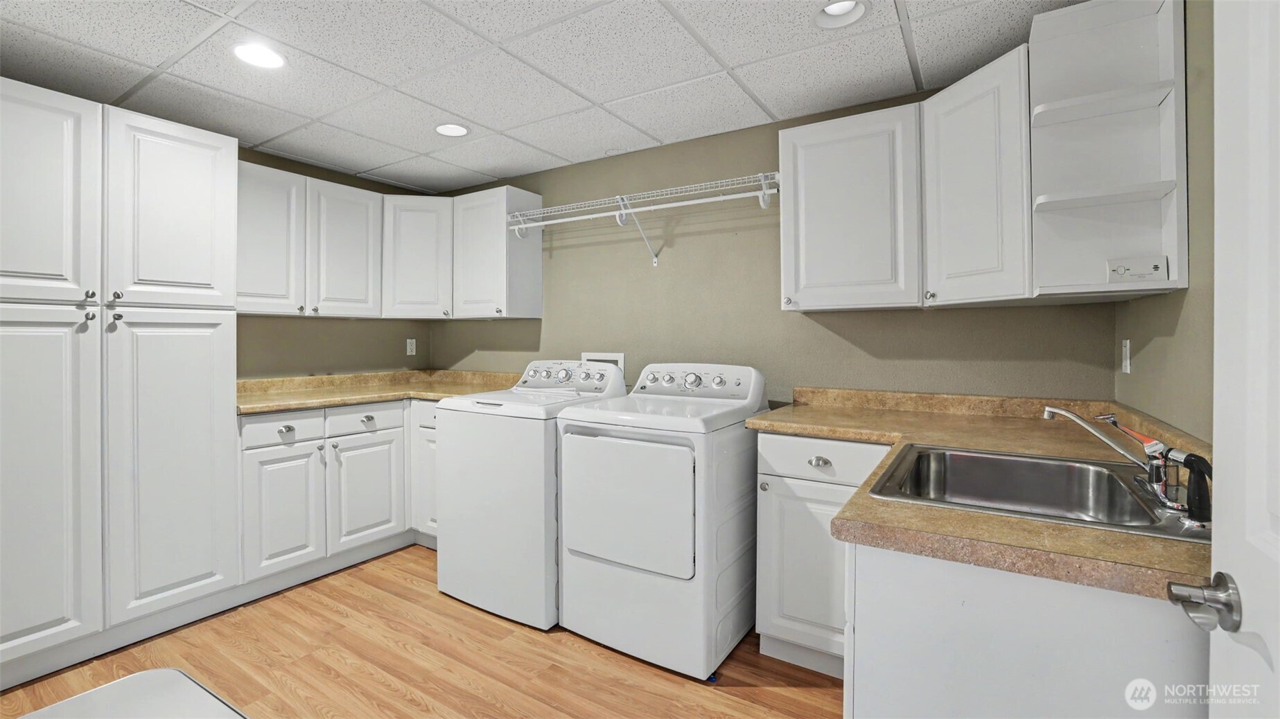 18744 Kenlake Place Property Photo 26
