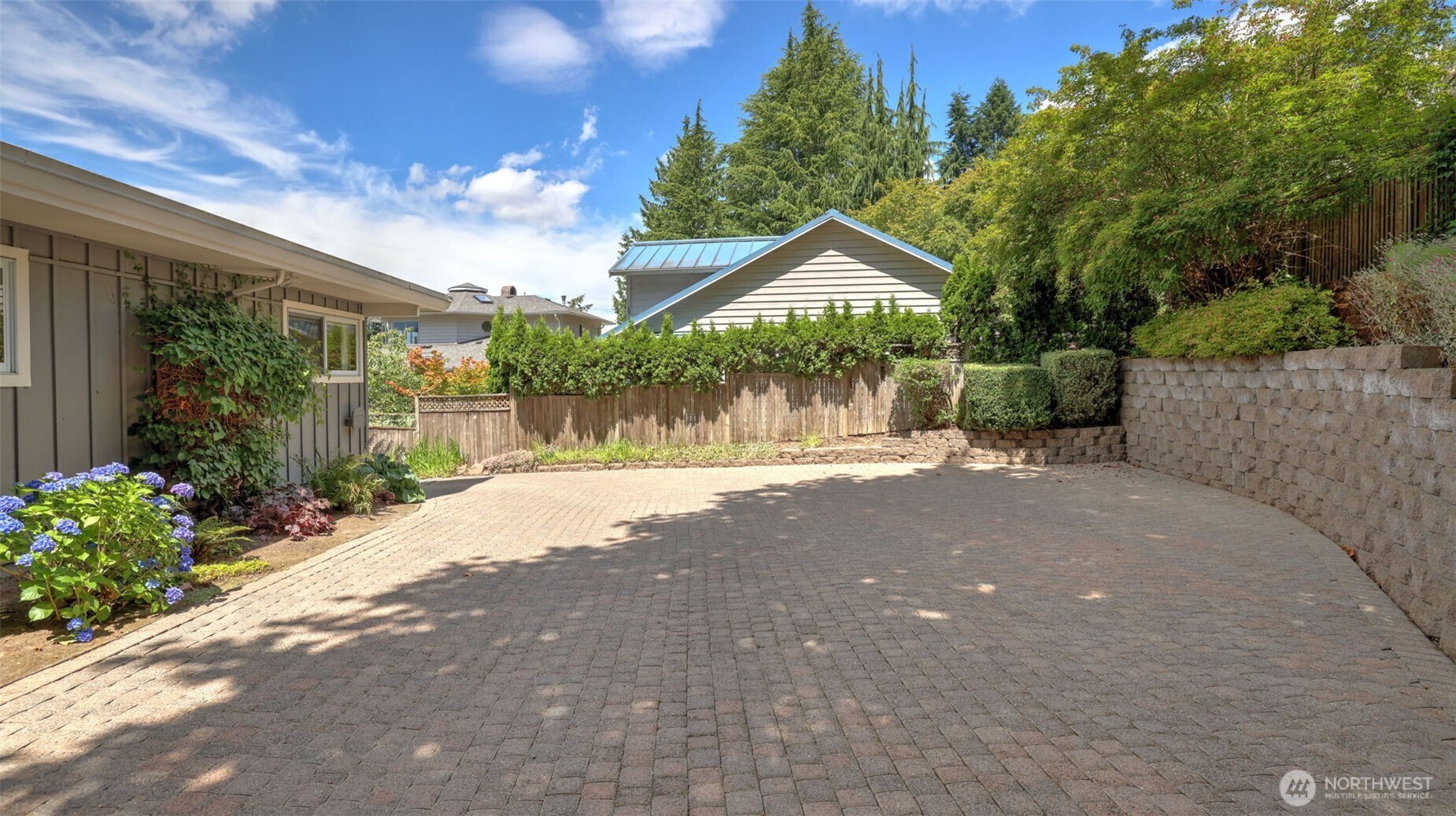 18744 Kenlake Place Property Photo 38